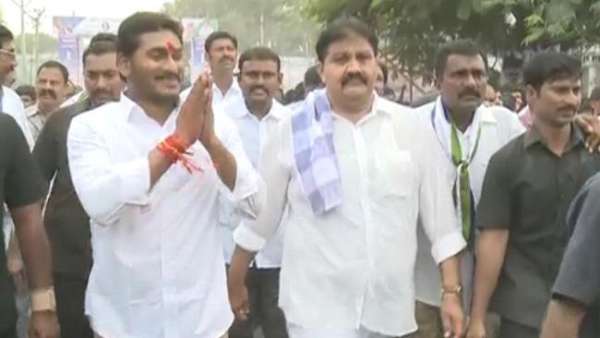 Ys Jagan Begins Day Of Praja Sankalpa Yatra From Chipparapalli