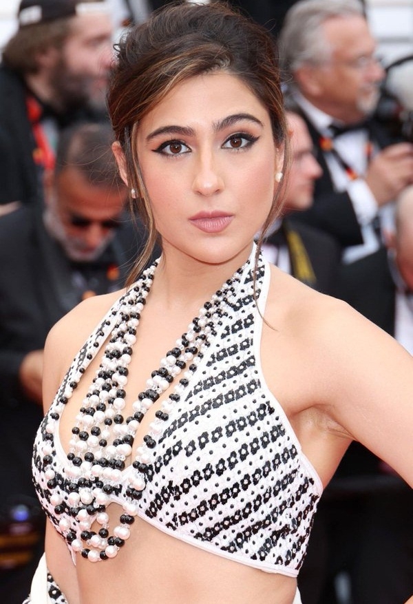 Sara Stuns Fans At Cannes In Regal Outfit Compared To Grandma Sharmila