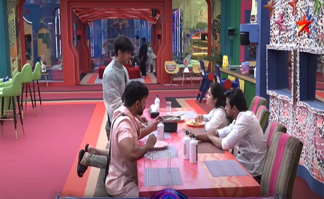 Shocking Elimination In Bigg Boss Telugu