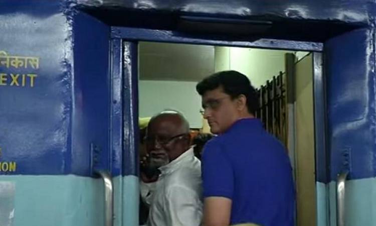 saurabh-ganguly-s-verbal-spat-for-train-berth-goes-viral