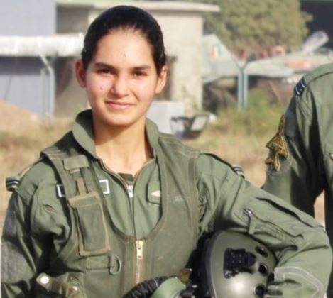 Meet India’s First Indian Woman To Fly Fighter Jet, Avani Chaturvedi