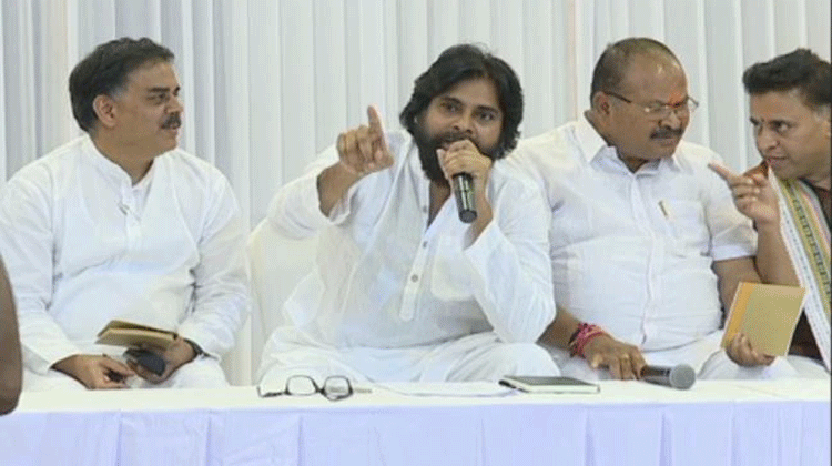 Tollywood Actor Aadi Visits Antarvedi Lakshmi Narasimha Temple