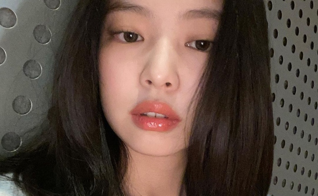 BLACKPINK Jennie Follows Korean Skin Care Regime To Look Flawless