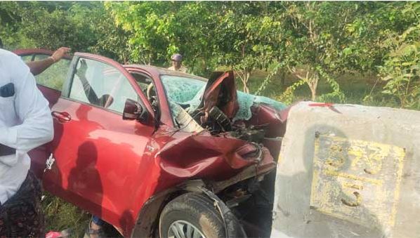 Warangal Couple Dies In Road Accident in Sri Sathyasai District