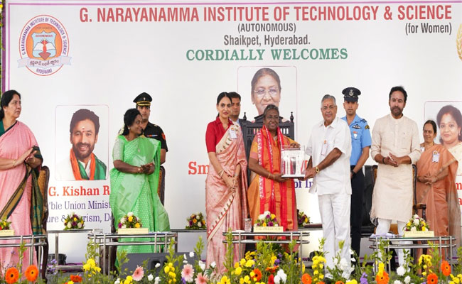 droupadi-murmu-visits-g-narayanamma-engineering-college-for-women