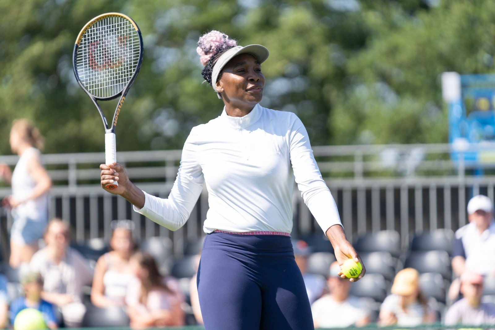 Venus Williams Crashes Out In Opener With Sister Serena Watching From The Stands 6058