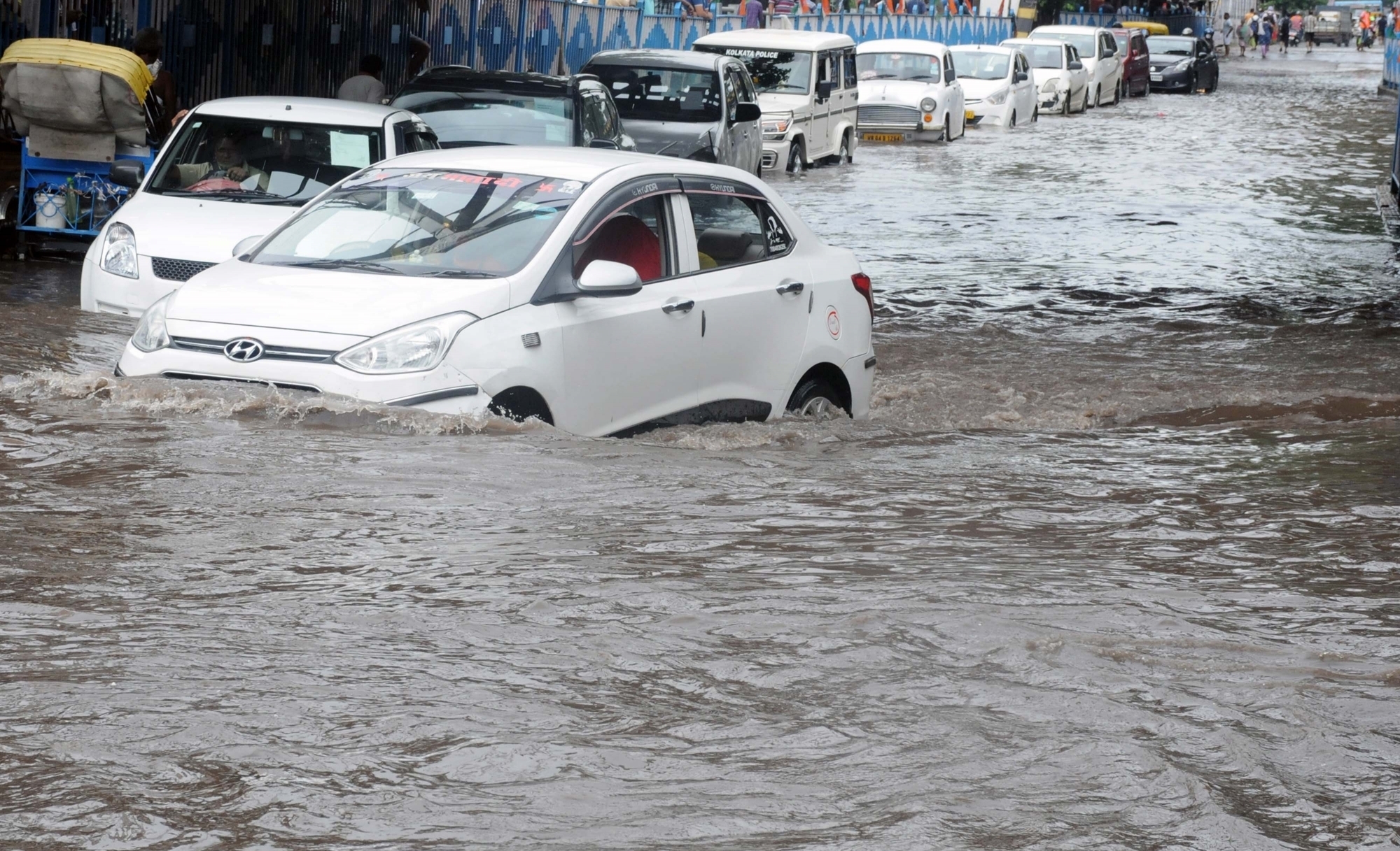 waterlogging-traffic-congestion-in-delhi-after-heavy-rain-lead