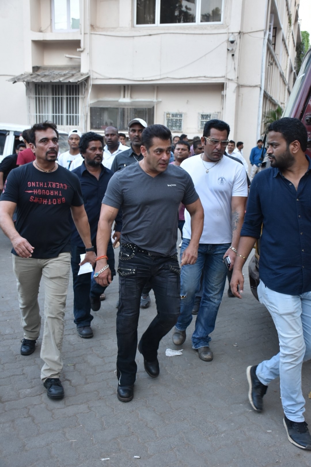 ‘gangster Lawrence Bishnoi Assigned Contract To Kill Salman Khan To His