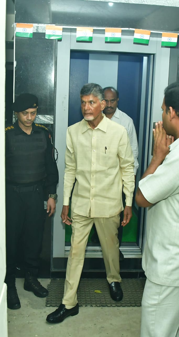 SC Asks Andhra Govt To 'stay Its Hand' In Arresting Chandrababu Naidu ...