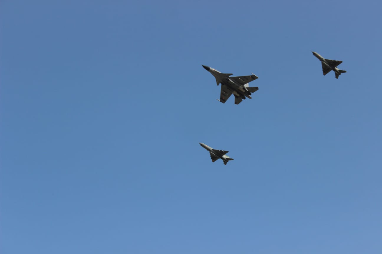 (Reena mam) MiG-21 Bison fighter jets fly for one last time, Air Force ...