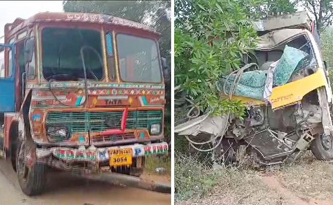 Five Of A Family Among Six Killed In Two Road Accidents In Telangana