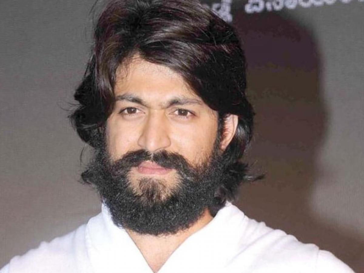 Actor Yash Photographed at the Private Airport in Mumbai KGF Stars  Braided Hairstyle Is Too Cool To Be Missed View Pics  Video   LatestLY