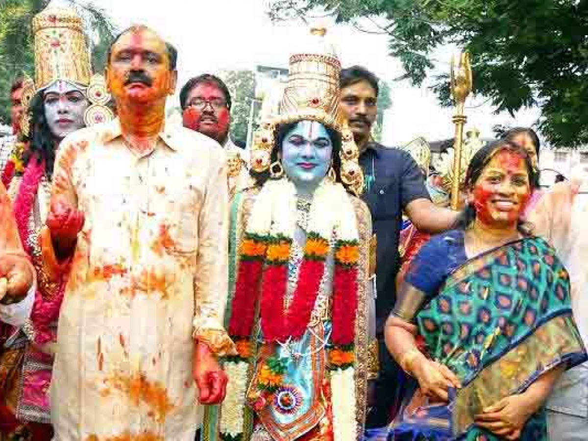 Tirupati YSRCP MP Dresses Up As Venkateshwara Swamy On the ...