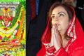 Nita Ambani worships Goddess Yellamma in Hyd - Sakshi Post