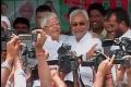 Laloo-Nitish hug fails to enthuse Biharis - Sakshi Post