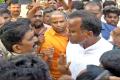 Munugode Bypoll: BJP, TRS Workers Clash At Two Places In The Last Hour Of Polling  - Sakshi Post