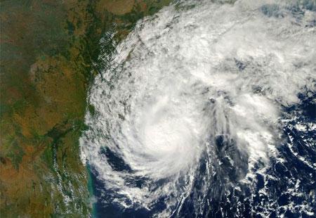 Andhra braces for &#039;very severe cyclonic storm&#039; Lehar - Sakshi Post