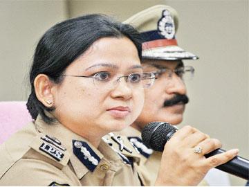 &#039;SHE Teams&#039; of police arrest 11 men for harassing women - Sakshi Post