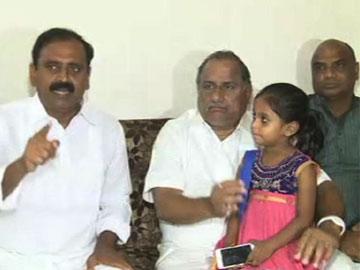 YSRCP leader Buman Karunakar Reddy addressing the media along with Kapu agitation leader Mudragada Padmanabham, in Kirlampudi on Friday. - Sakshi Post