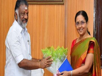 Girija Vaidyanathan&amp;amp;nbsp;called on Chief Minister O Panneerselvam immediately after assuming charge, on Friday. - Sakshi Post