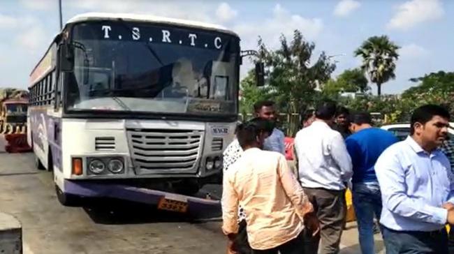 TSRTC Bus which had lost control - Sakshi Post