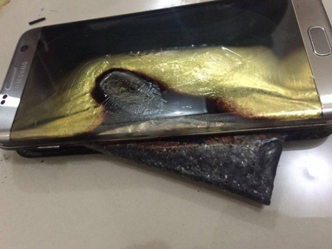 The Verge news identified the passenger as Brian Green and his phone as “a replacement Galaxy Note 7”. - Sakshi Post