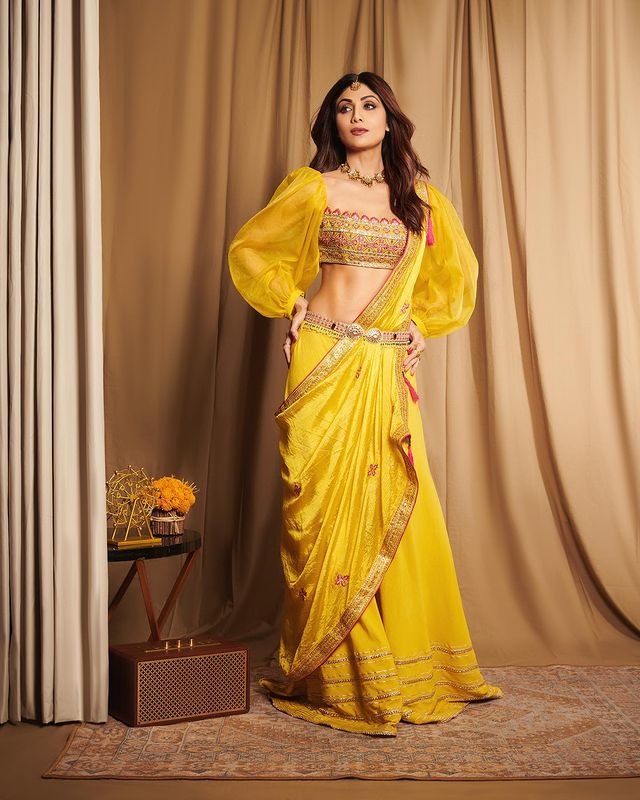 Shilpa Shetty replica saree #sareestyle #sareelove #sareelover❤️  #theshilpashetty #sareeshopping #onlineshopping #onlonesareeshopping... |  Instagram